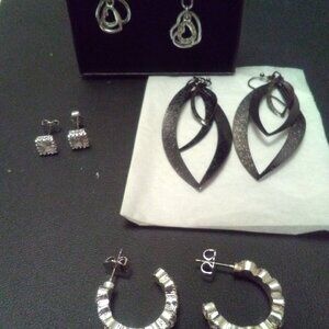 4 pairs of Avon fashion pierced earrings